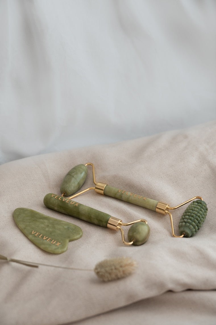 Why Facial Rollers Are Great: Jade Roller, Gua Sha Stone and Dermaroll –  VelveuxNL, image size:760x1142